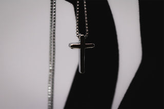 Petit_Bijou_Small_Cross_Necklace_925_Silver_6