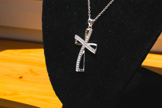 Elegant Women's Cross Necklace (925 Silver)