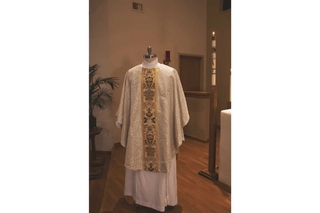 Ivory and Tapestry Column Front Y Back Chasuble | Festival Priest Chasuble Ivory and Tapestry